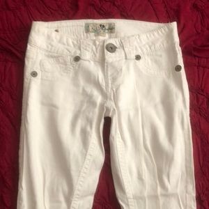 Jolt White Cropped Jeans🤍